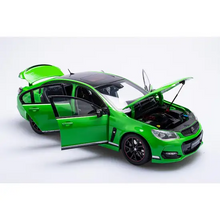 Load image into Gallery viewer, 🟠 PRE ORDER - 1:18 Holden VFII Commodore Motorsport Edition Spitfire Green  (B182717P)
