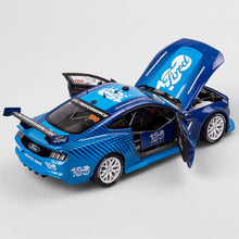 Load image into Gallery viewer, 🟢 1:18 Ford Mustang GT #100 - Ford 100 Years In Australia Special Edition (ACD18F25SE2)
