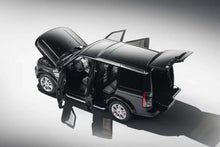 Load image into Gallery viewer, 🟠 IN TRANSIT - 1:18 2014 Land Rover Discovery 4 Black (WA18-02-01)
