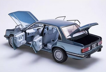 Load image into Gallery viewer, 1:18 Holden VC Commodore SL/E Nocturn Blue Over Atlantis Blue
