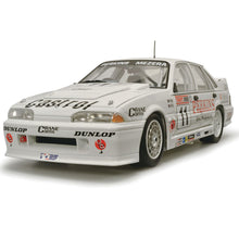 Load image into Gallery viewer, 🟢 1:18 Holden VL Commodore Group A SV 1990 Bathurst 1000 3rd Place Larry Perkins / Tomas Mezera (18870)
