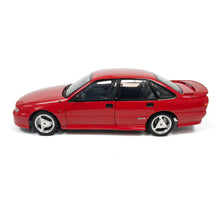 Load image into Gallery viewer, 🟠 PRE ORDER - 1:18 Holden HSV VS GTS Sedan Diablo Red (B182601C)
