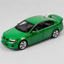 Load image into Gallery viewer, 🟢 1:18 Holden VE Commodore SS V - Atomic Green (ACD18HVE1M)
