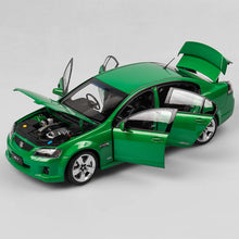 Load image into Gallery viewer, 🟢 1:18 Holden VE Commodore SS V - Atomic Green (ACD18HVE1M)
