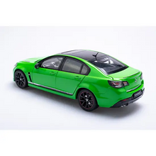 Load image into Gallery viewer, 🟠 PRE ORDER - 1:18 Holden VFII Commodore Motorsport Edition Spitfire Green  (B182717P)
