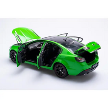 Load image into Gallery viewer, 🟠 PRE ORDER - 1:18 Holden VFII Commodore Motorsport Edition Spitfire Green  (B182717P)

