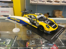 Load image into Gallery viewer, 🟢 1:400 Scale Goodyear Blimp by Spark (SP437)
