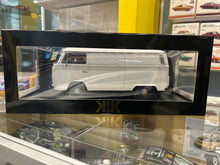 Load image into Gallery viewer, 🟢 1:18 1972 VW Volkswagen Transporter Van T2 (KKDC181415)
