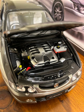 Load image into Gallery viewer, 1:18 Custom Holden Commodore VY Ute Two Tone Metallic Paint (18622)
