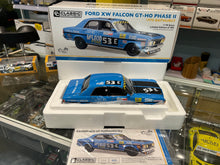 Load image into Gallery viewer, 🟢 1:18 Ford XW Falcon Bathurst 1970 #53E John Goss / Bob Skelton (18843)
