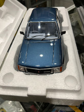 Load image into Gallery viewer, 1:18 Holden VC Commodore SL/E Nocturn Blue Over Atlantis Blue

